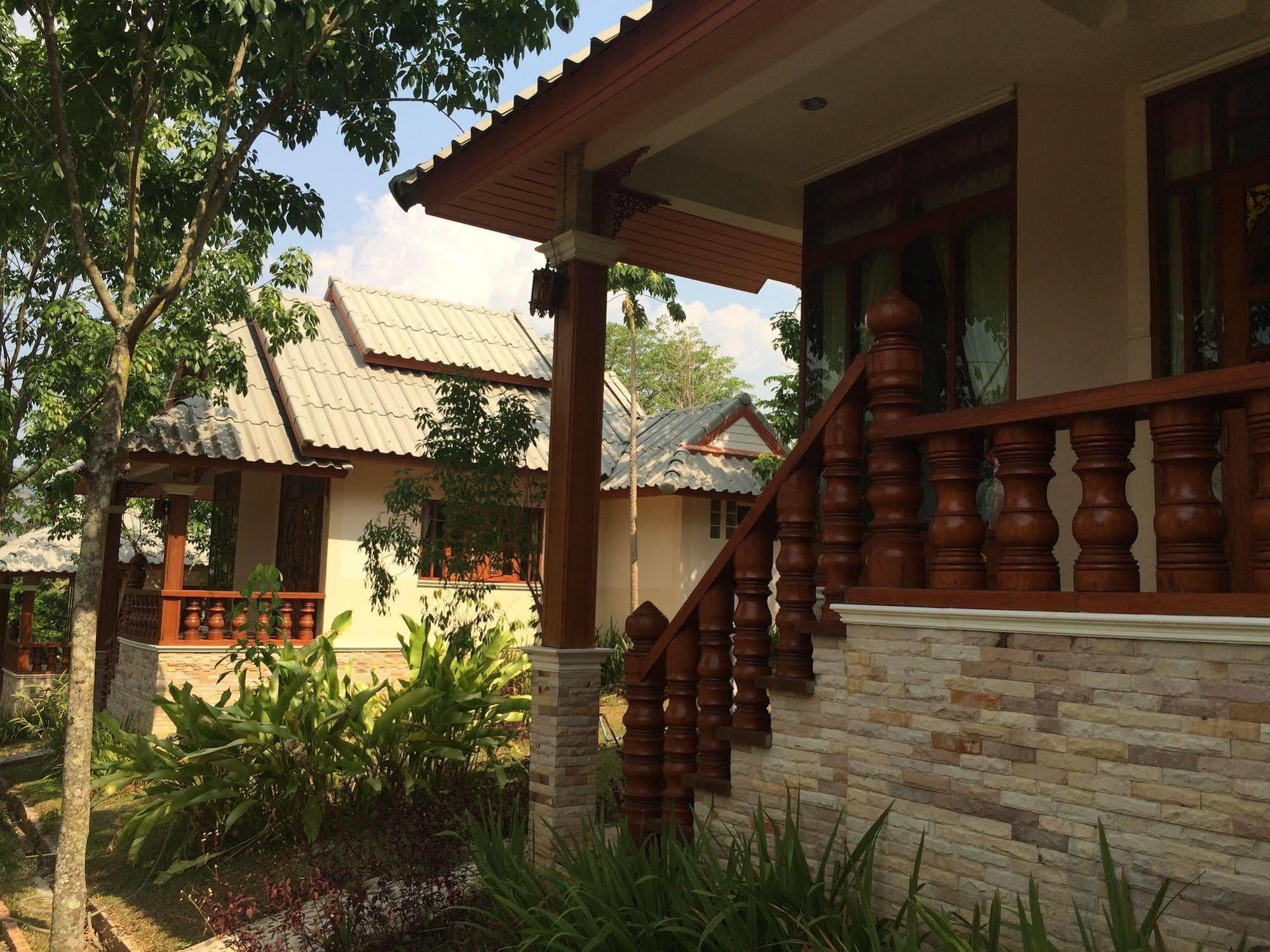Mont Goei Pai Hotel Exterior photo
