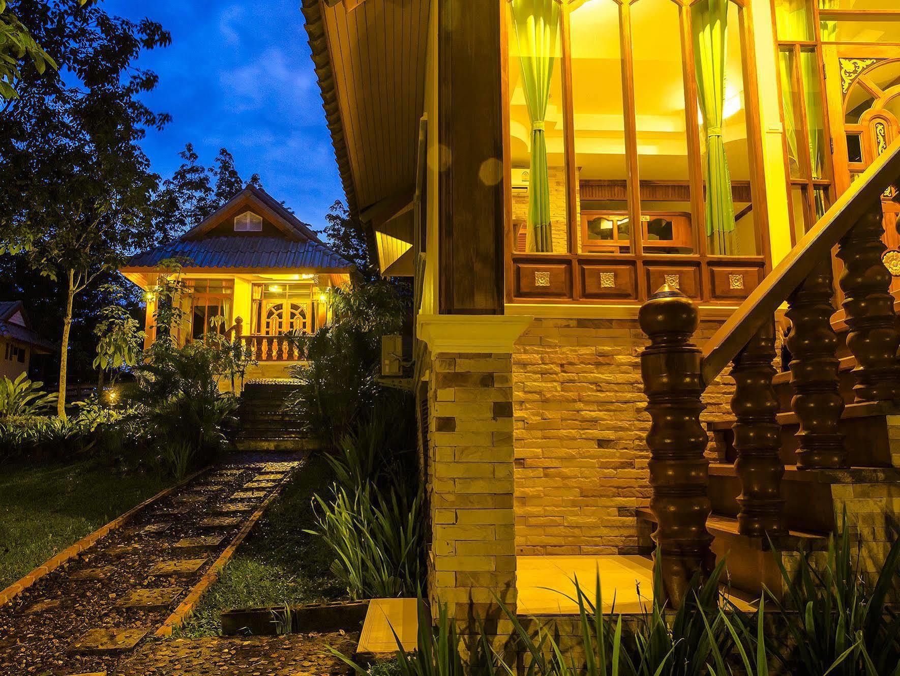 Mont Goei Pai Hotel Exterior photo
