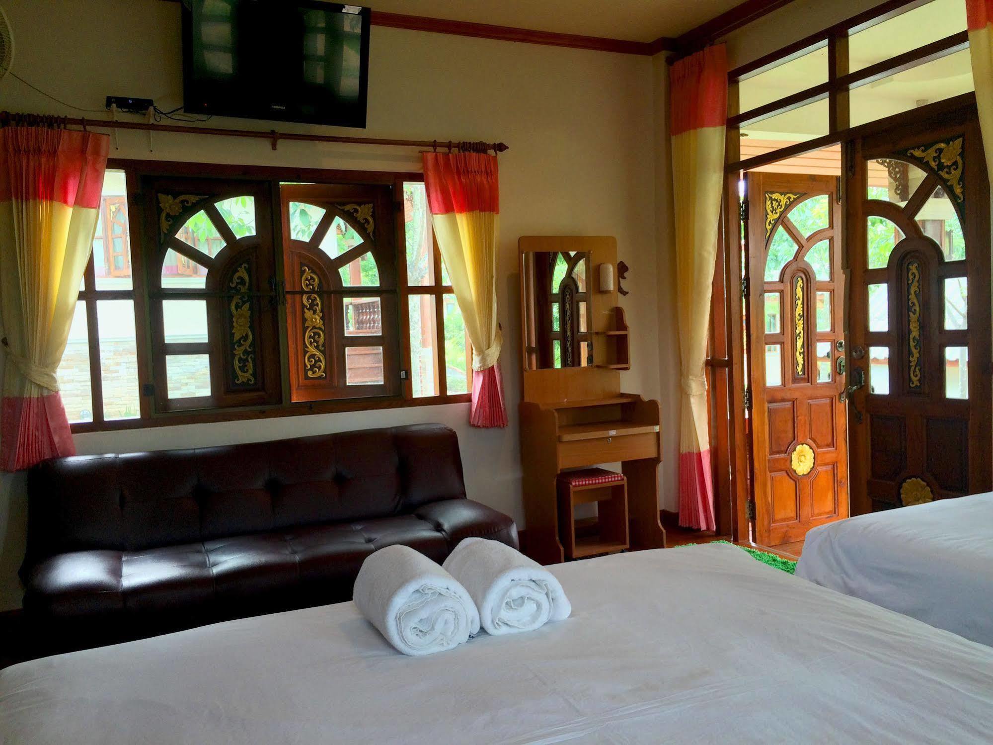 Mont Goei Pai Hotel Exterior photo